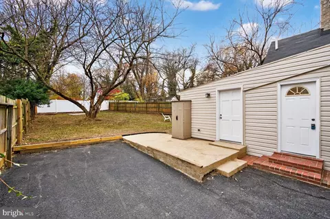 Exterior - 10238 Capitol View Ave, Silver Spring, MD 20910 photo 3 of 7