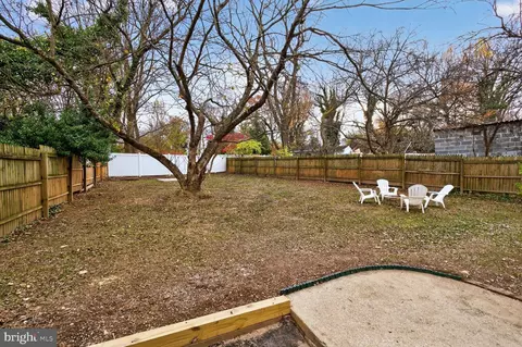 Exterior - 10238 Capitol View Ave, Silver Spring, MD 20910 photo 4 of 7