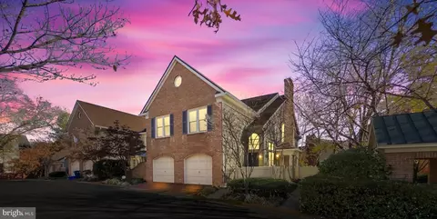 10831 Luxberry Dr #30, Rockville, MD 20852
