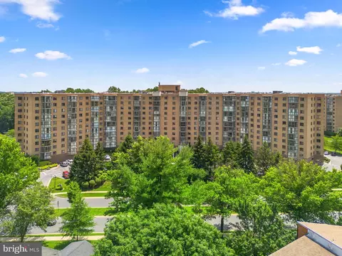 3310 N Leisure World Blvd #627, Silver Spring, MD 20906