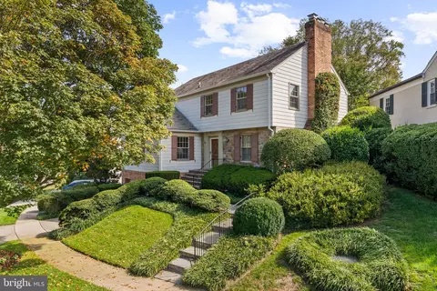 4411 Chalfont Pl, Bethesda, MD 20816