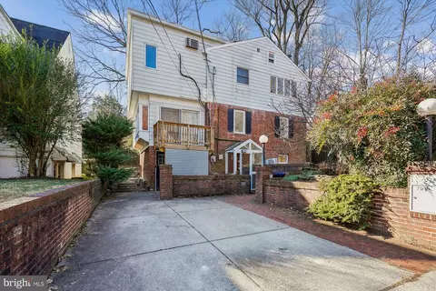 7918 Long Branch Pkwy, Takoma Park, MD 20912