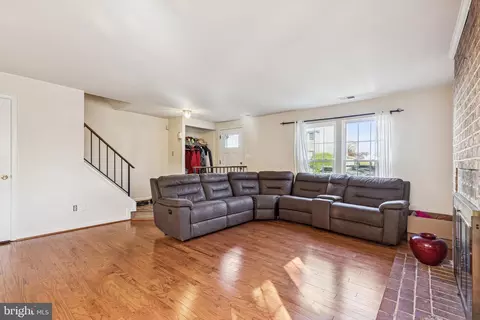 Living - 3049 Piano Ln #17, Silver Spring, MD 20904 photo 2 of 2