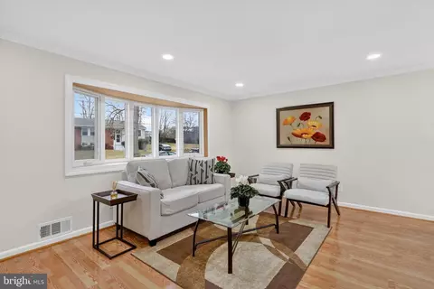 1132 Loxford Ter, Silver Spring, MD 20901 photo 3