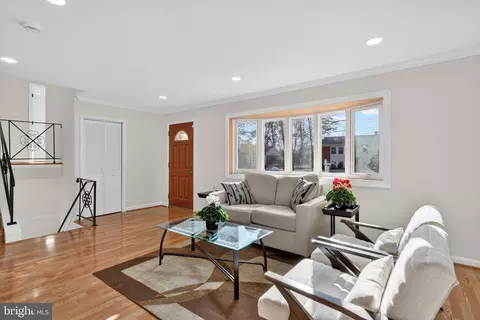 1132 Loxford Ter, Silver Spring, MD 20901 photo 2