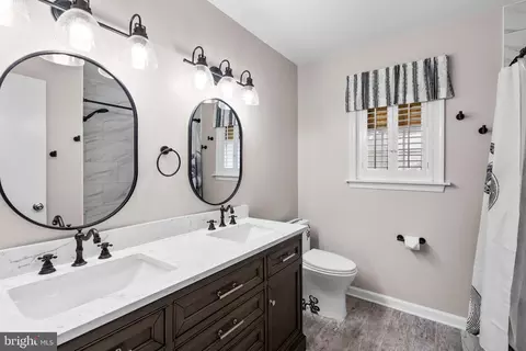 Bath - 14308 Ansted Rd, Silver Spring, MD 20905 photo 4 of 5