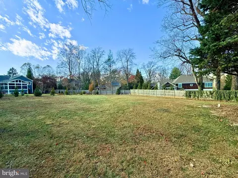 6570 Fallwind Ln, Bethesda, MD 20817