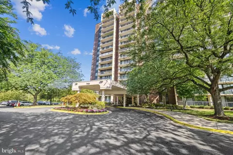7401 Westlake Ter #1408, Bethesda, MD 20817