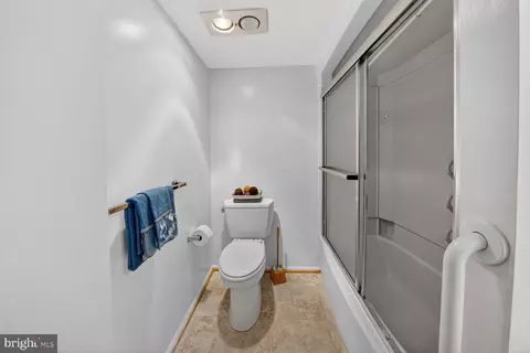 Bath - 15107 Interlachen Dr #2-1025, Silver Spring, MD 20906 photo 1 of 1