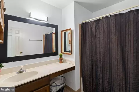 Bath - 1043 Windrush Ln #5, Sandy Spring, MD 20860 photo 2 of 2