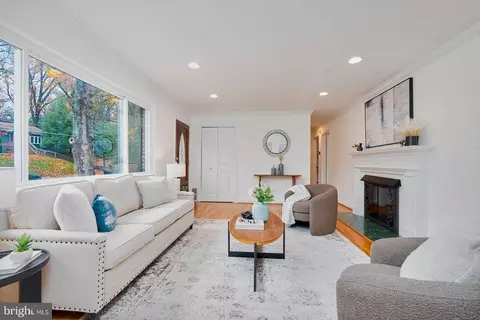 Living - 1912 Pagebrook Rd, Silver Spring, MD 20903 photo 3 of 7