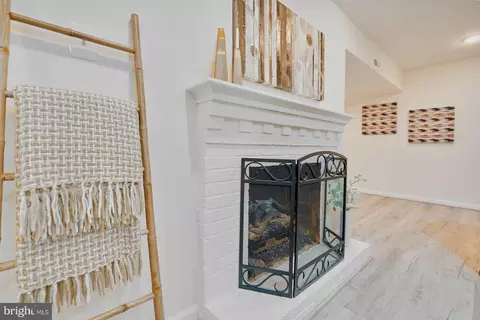 Entry Way - 1912 Pagebrook Rd, Silver Spring, MD 20903 photo 2 of 4