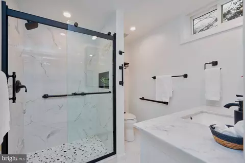 Bath - 1912 Pagebrook Rd, Silver Spring, MD 20903 photo 4 of 5