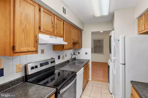 Kitchen - 17500 Hoskinson Rd, Poolesville, MD 20837 photo 1 of 1