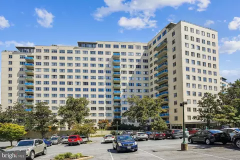 10201 Grosvenor Pl #1226, North Bethesda, MD 20852