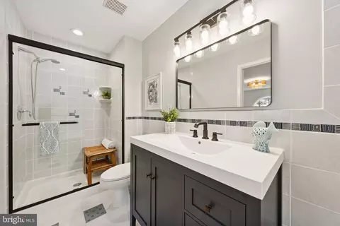 Bath - 2404 Blue Valley Dr, Silver Spring, MD 20904 photo 3 of 7
