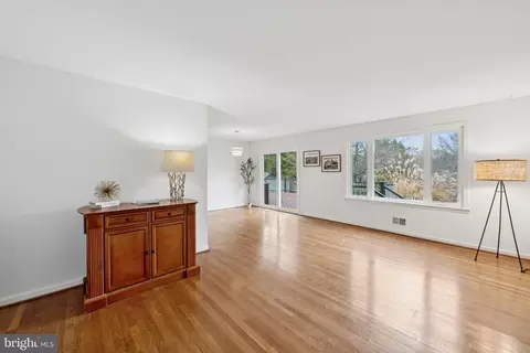 Living - 2404 Blue Valley Dr, Silver Spring, MD 20904 photo 2 of 5