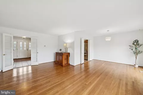 Entry Way - 2404 Blue Valley Dr, Silver Spring, MD 20904 photo 3 of 4