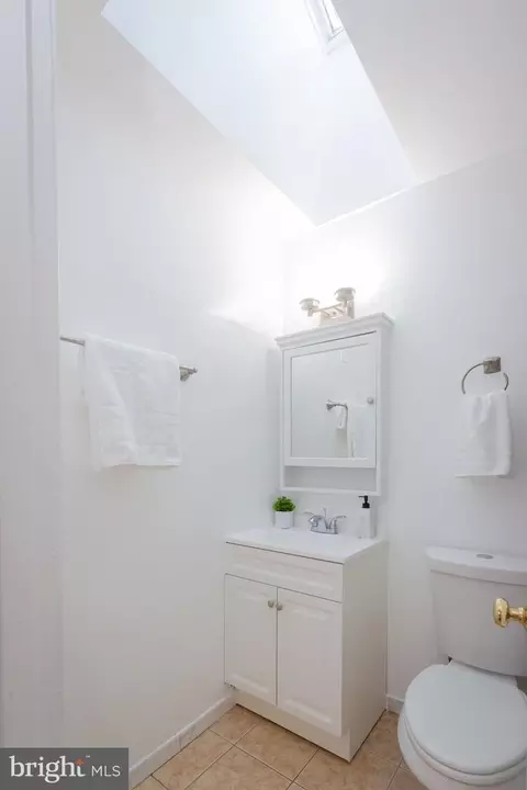 Bath - 3945 Wendy Ln, Silver Spring, MD 20906 photo 4 of 6