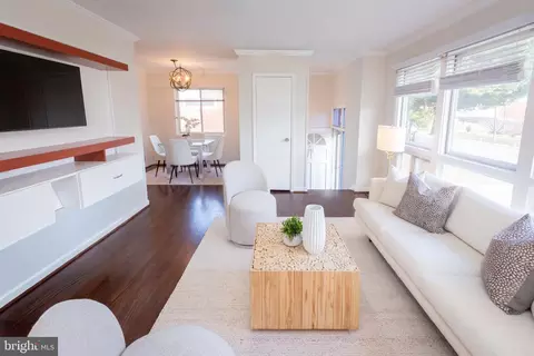 Living - 3945 Wendy Ln, Silver Spring, MD 20906 photo 3 of 4