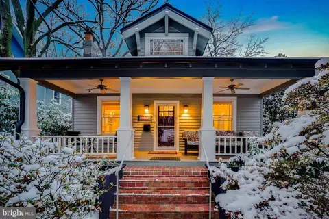7402 Maple Ave, Takoma Park, MD 20912