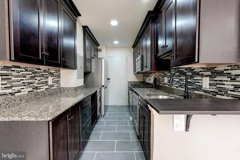 Kitchen - 1900 Lyttonsville Rd #211, Silver Spring, MD 20910 photo 6 of 8