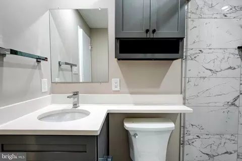 Bath - 1900 Lyttonsville Rd #211, Silver Spring, MD 20910 photo 1 of 4