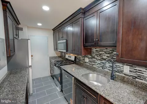 Kitchen - 1900 Lyttonsville Rd #211, Silver Spring, MD 20910 photo 3 of 8