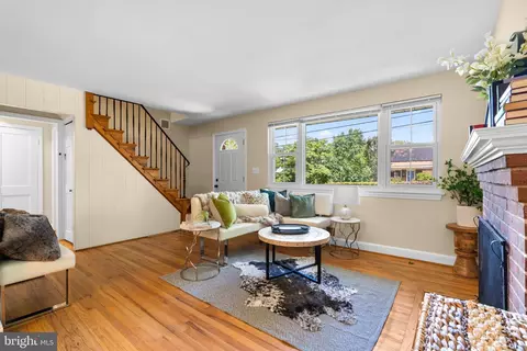 Living - 10610 Ordway Dr, Silver Spring, MD 20901 photo 1 of 1