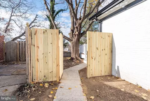 Exterior - 13208 Holdridge Rd, Silver Spring, MD 20906 photo 6 of 10