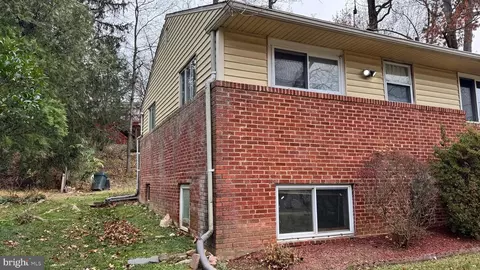 Exterior - 10705 Lockridge Dr, Silver Spring, MD 20901 photo 2 of 6