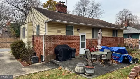 Exterior - 10705 Lockridge Dr, Silver Spring, MD 20901 photo 5 of 6