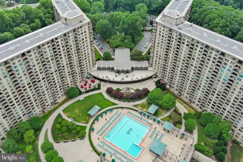 5225 Pooks Hill Rd #1305N, Bethesda, MD 20814