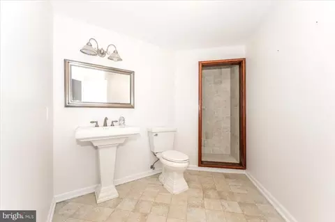 Bath - 17914 Hickman St, Poolesville, MD 20837 photo 7 of 8
