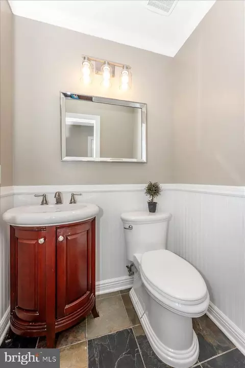 Bath - 17914 Hickman St, Poolesville, MD 20837 photo 1 of 8