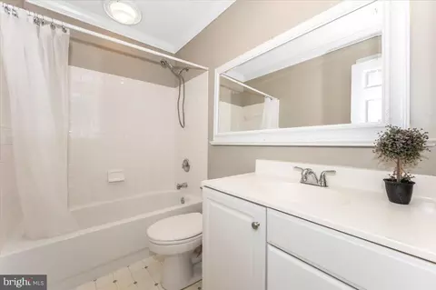 Bath - 17914 Hickman St, Poolesville, MD 20837 photo 6 of 8
