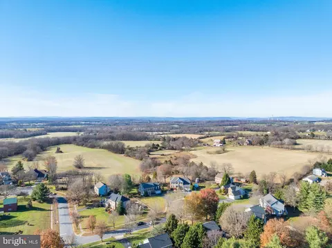 View/Area - 17914 Hickman St, Poolesville, MD 20837 photo 4 of 6