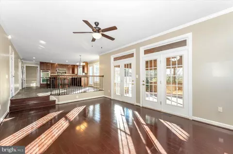 Living - 17914 Hickman St, Poolesville, MD 20837 photo 8 of 14