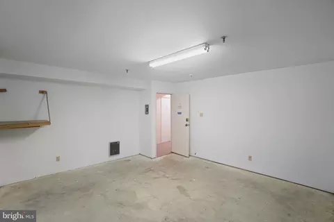 4990 Sentinel Dr #16-6, Bethesda, MD 20816