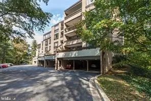 4940 Sentinel Dr #4-406, Bethesda, MD 20816