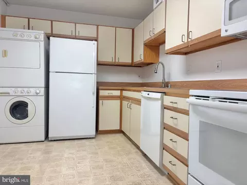 Kitchen - 15107 Interlachen Dr #2-702, Silver Spring, MD 20906 photo 1 of 1