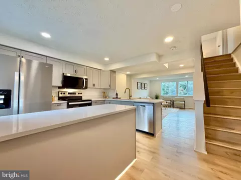 19478 Zinnia Cir, Germantown, MD 20876