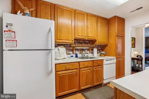 Kitchen - 15205 Tottenham Ter #24-B, Silver Spring, MD 20906 photo 1 of 2