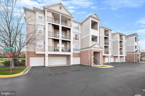 19620 Galway Bay Cir #302, Germantown, MD 20874
