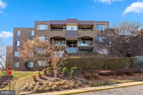 422 Girard St #144, Gaithersburg, MD 20877