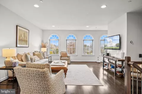 19237 Abbey Manor Dr, Brookeville, MD 20833