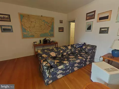 13 Midhurst Rd, Silver Spring, MD 20910 photo 4