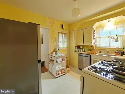 13 Midhurst Rd, Silver Spring, MD 20910 photo 9