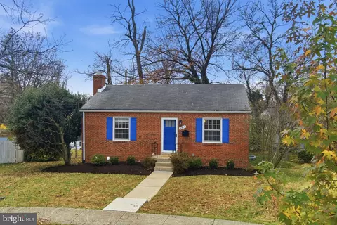 10802 Stella Ct, Kensington, MD 20895