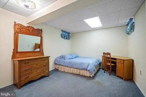 Bedroom - 2 Candlelight Ct, Potomac, MD 20854 photo 6 of 6